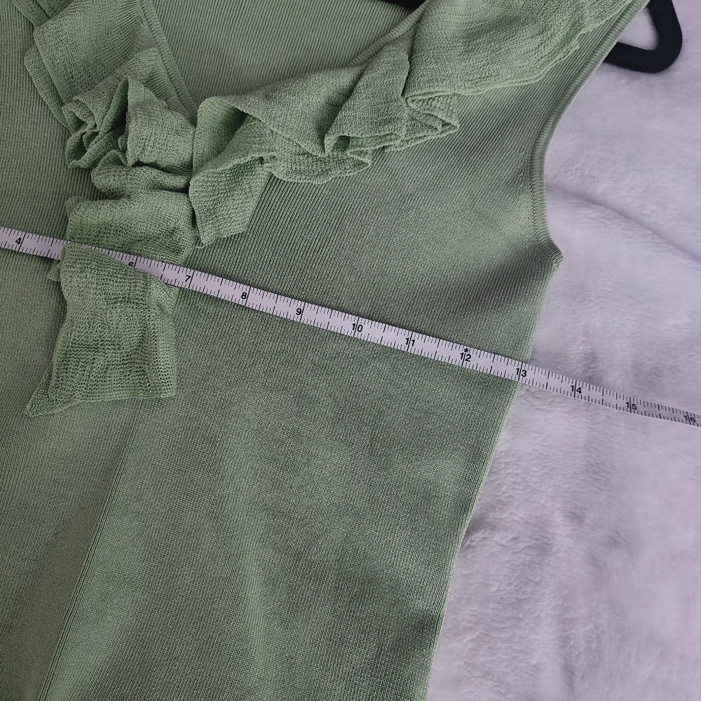 Silk Blend Green Banana‎ Republic Tank - Picture 5 of 6
